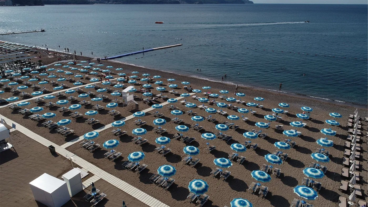 https://travelpoint.ba/uploads/articles/69d02efbac5e6c65708a2810/images/1775251196047-mediteran-hotel-resort (4).webp